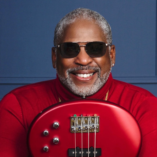 THURSDAY’S QUALITY TIME mit GLENN JONES ft. Y’ANNA CRAWLEY „Family Time